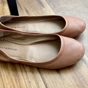 Lucky Brand Women's Emmie Ballet Flat 7.5 bourbon